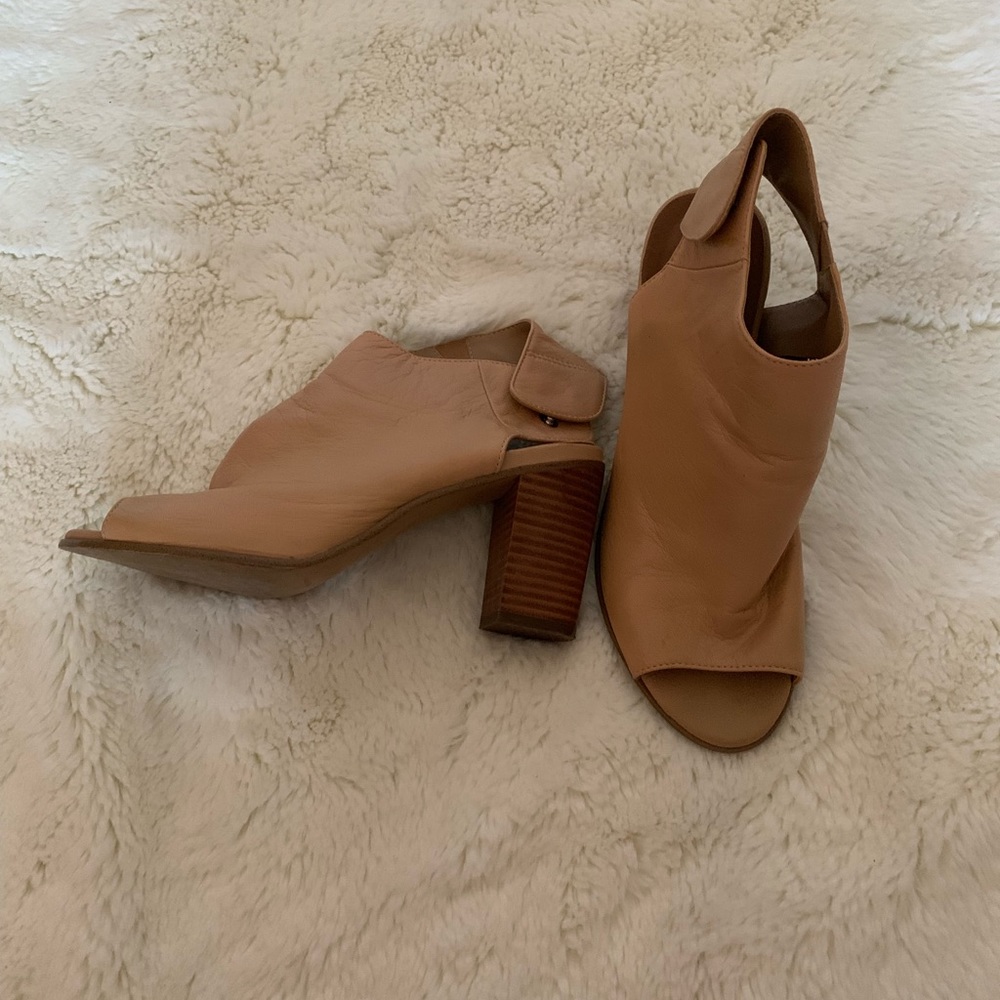 Steve Madden Open Toe Heels - Tan